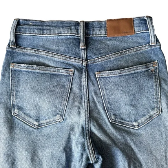 Madewell Slim Wide-Leg Crop Jeans in Reggie Wash | 25 - Picture 6 of 12